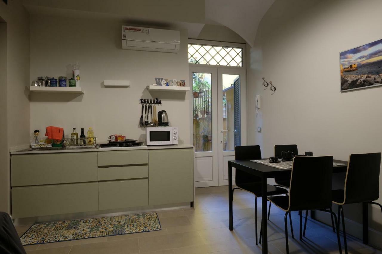 Domus 21 * Naples